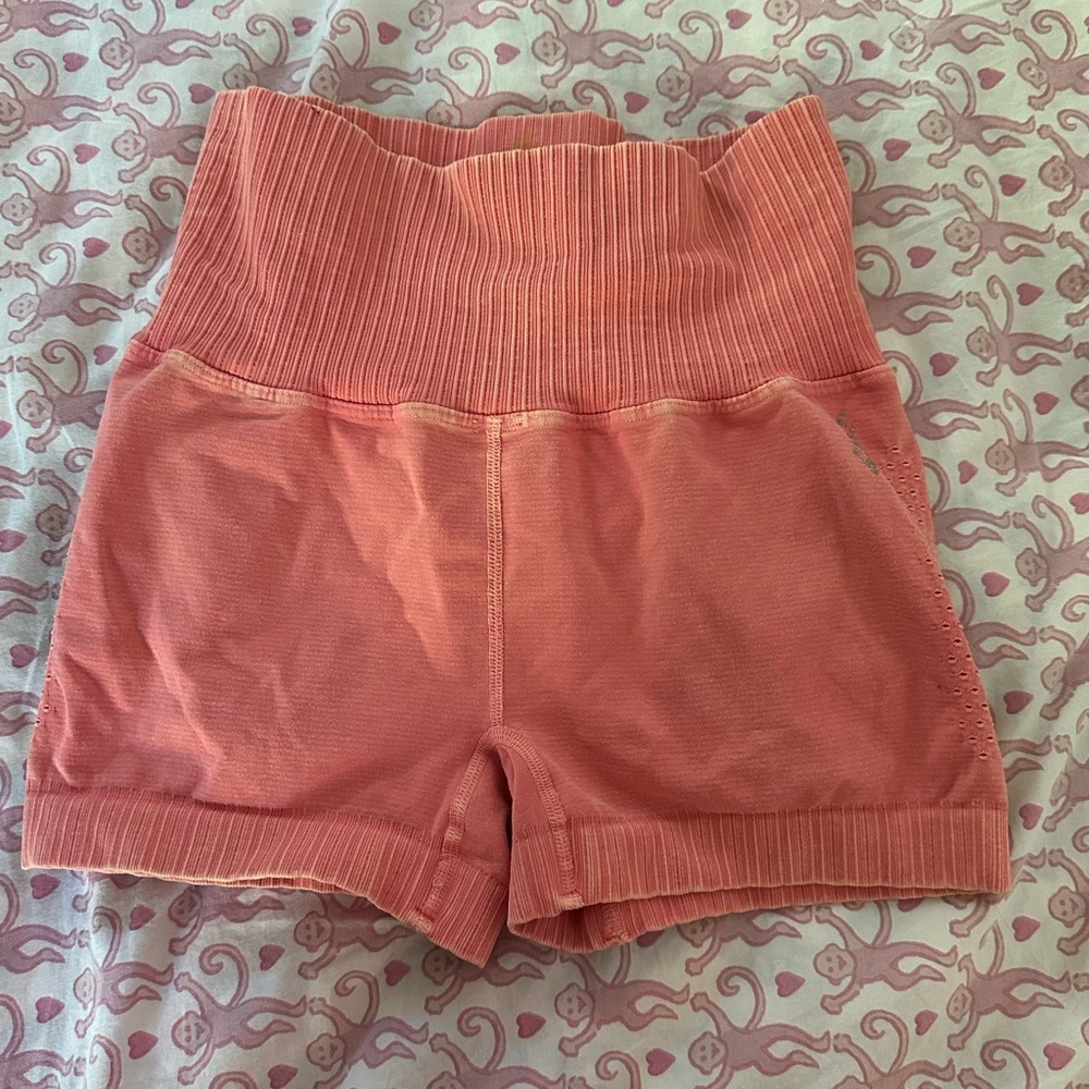 Free people spandex shorts 💗